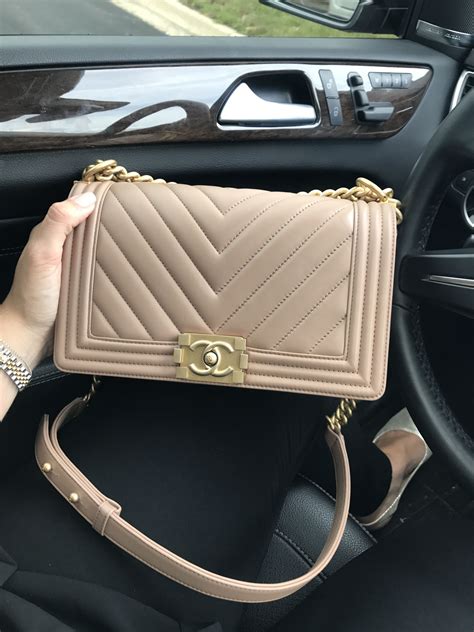 chanel chevron boy bag beige